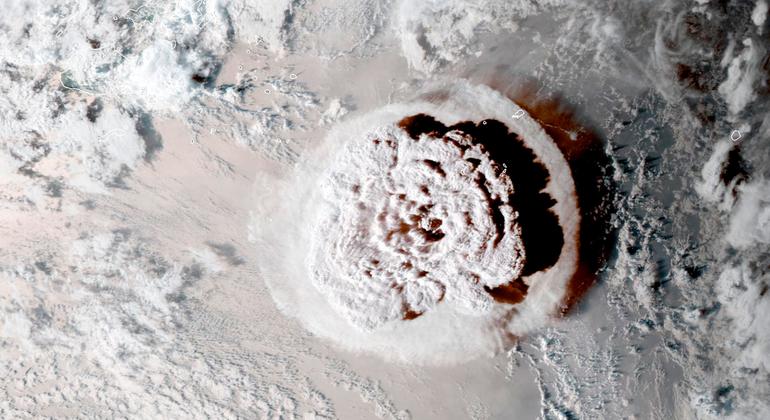 Éruption volcanique aux îles Tonga : il est trop tôt pour évaluer les dégâts